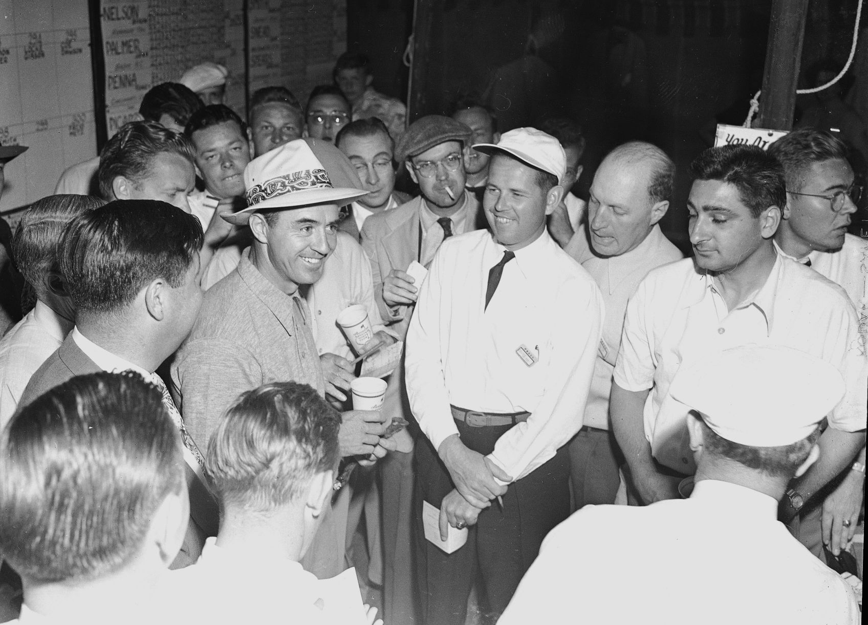 1949: Sam Snead wins Masters by 3 strokes